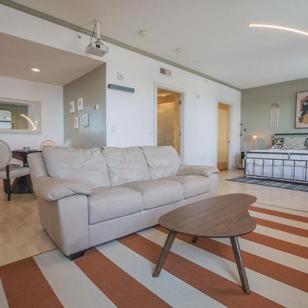 Designer Downtown Condo Suite - Splendid View Des Moines Esterno foto