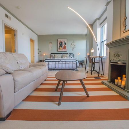 Designer Downtown Condo Suite - Splendid View Des Moines Esterno foto