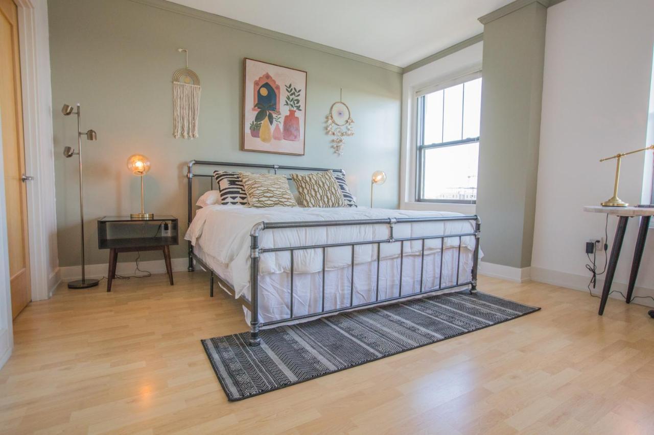 Designer Downtown Condo Suite - Splendid View Des Moines Esterno foto