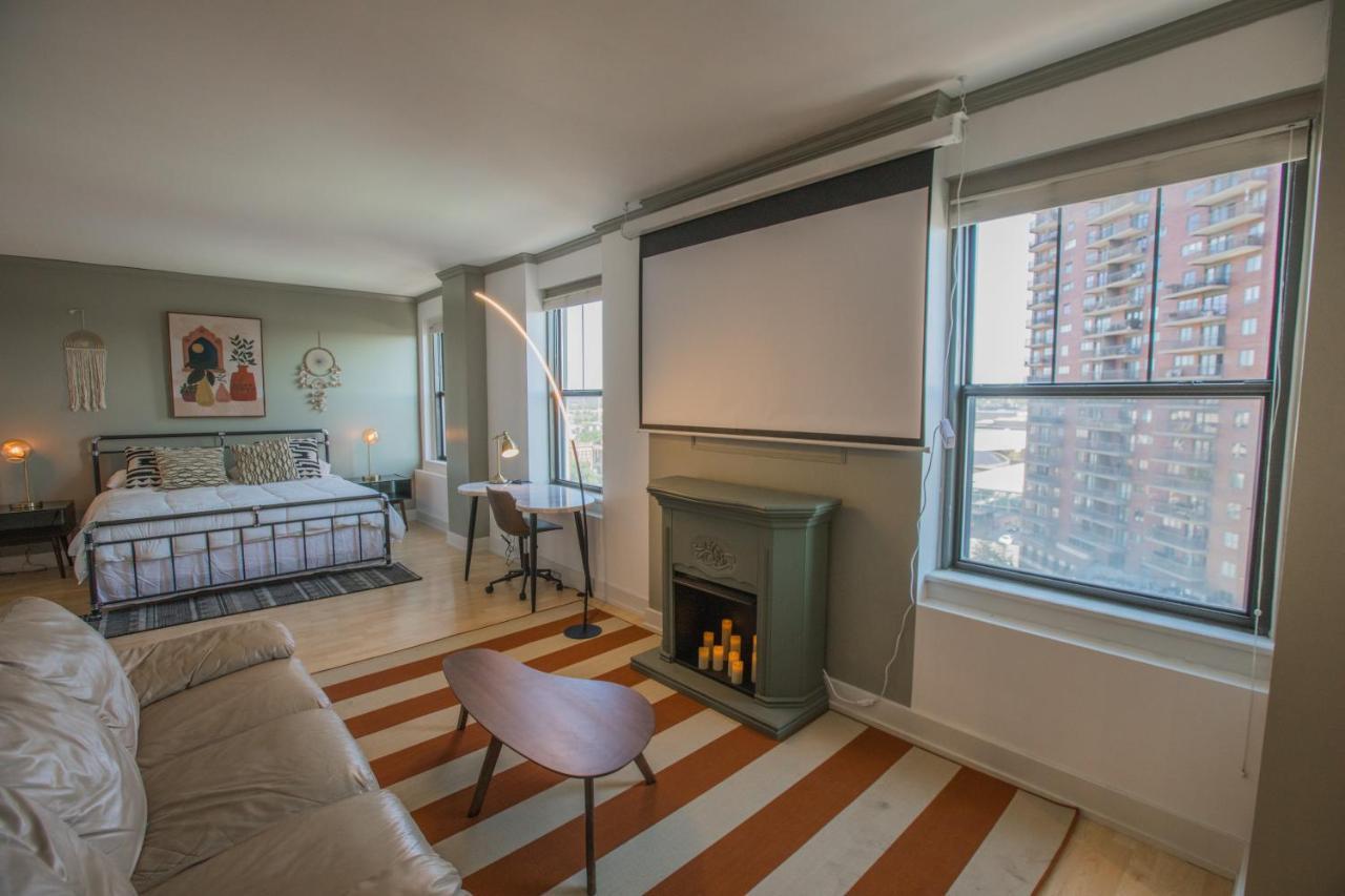 Designer Downtown Condo Suite - Splendid View Des Moines Esterno foto