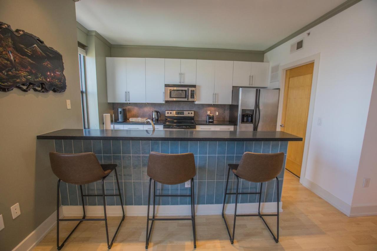 Designer Downtown Condo Suite - Splendid View Des Moines Esterno foto